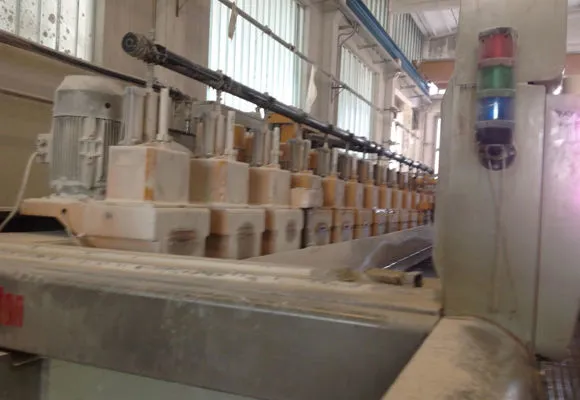 Line resin and polishing marble slabs Breton