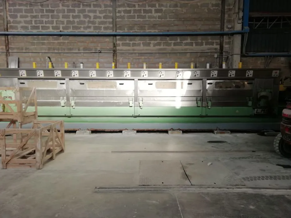 Line resin and polishing marble slabs Simec