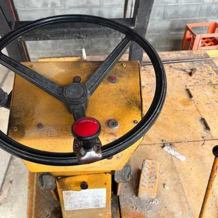 second hand crane omar 3.5 ton 