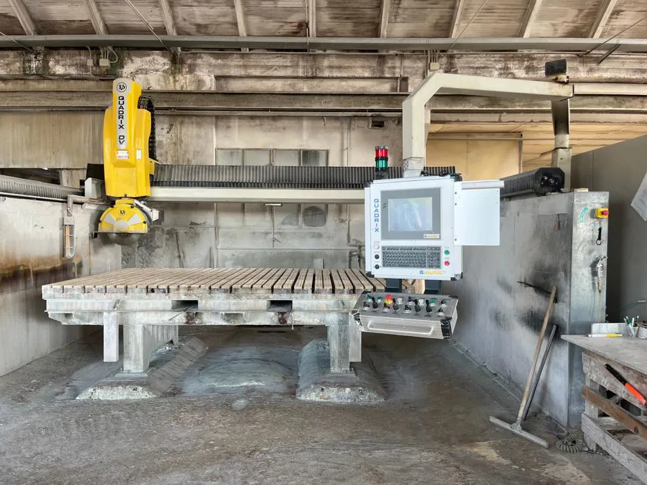 CNC DONATONI CUTTING AND SHAPING CENTER WITH 5 INTERPOLATED AXES
