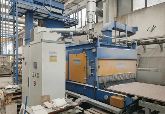AUTOMATIC SHOT BLASTING MACHINE
