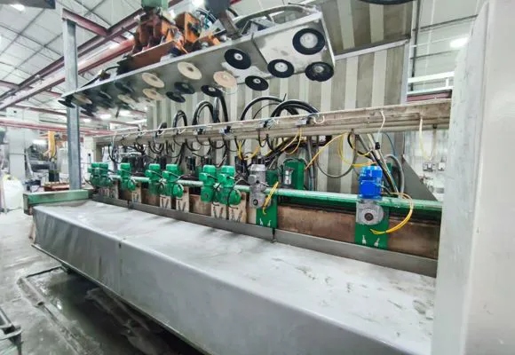 AUTOMATIC MULTIBLADE CROSS-CUTTING MACHINE